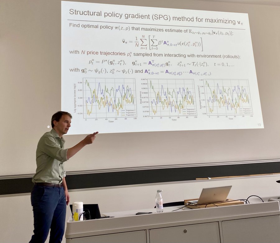 Ben Moll (LSE) presented “Structural Reinforcement Learning for Heterogeneous Agent Macroeconomics” with Yucheng Yang, Wang & Schaab. SRL replaces agent distribution with low-dim prices as state variable & learns price dynamics from simulated paths w/o perceived law of motion